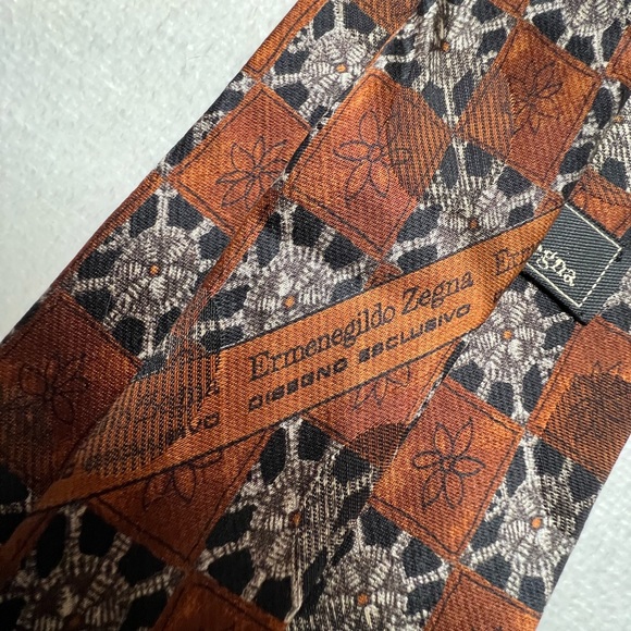 Ermenegildo Zegna Brown/Bronze Wheel Print Neck Tie - Picture 2 of 10